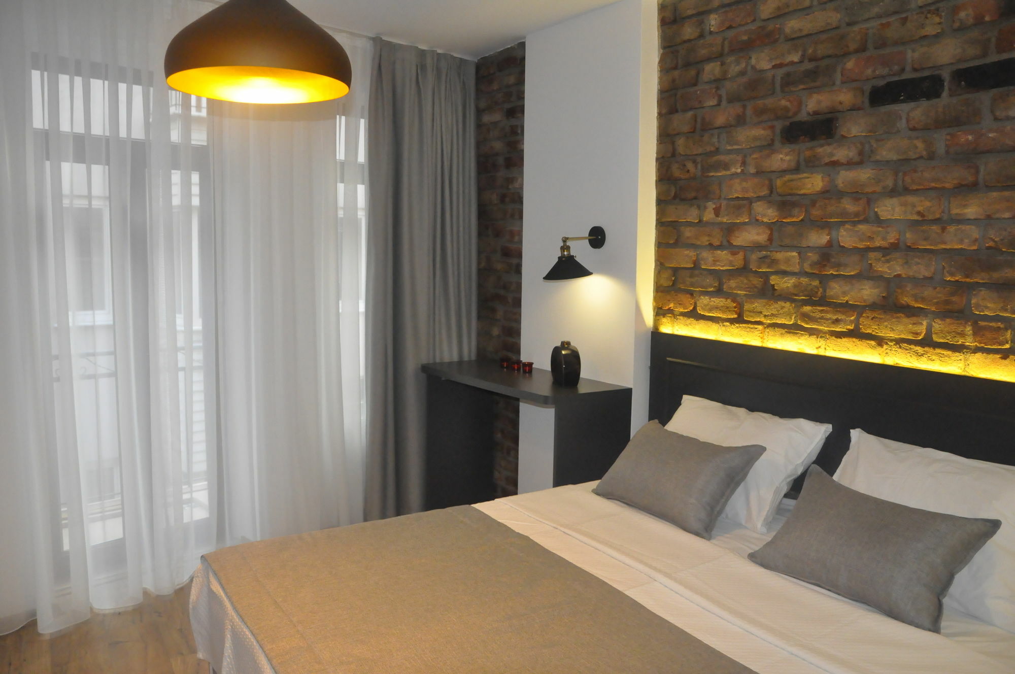 Utarit Hotel Istanbul Exterior photo A bedroom in the hotel