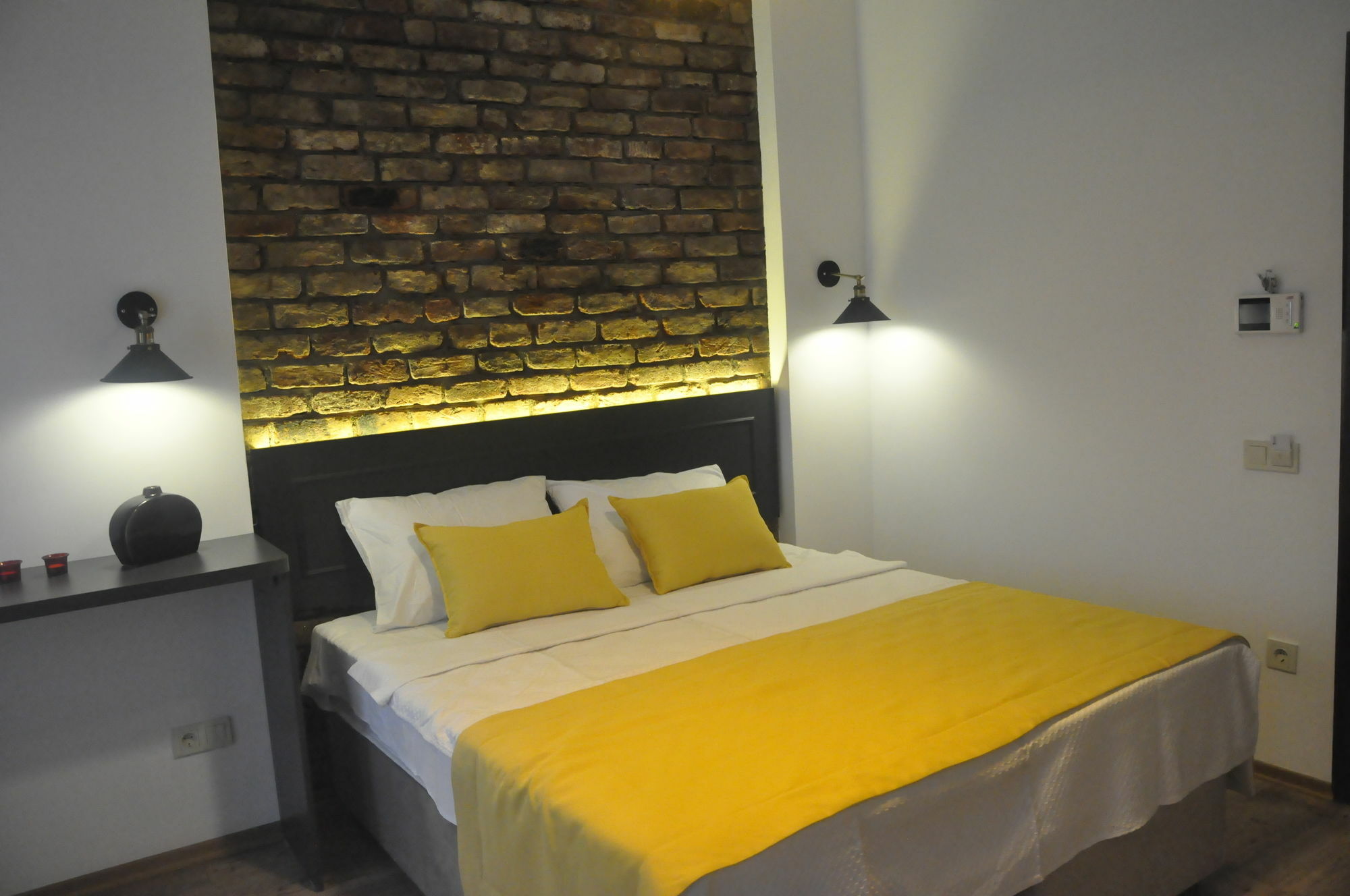 Utarit Hotel Istanbul Exterior photo A room at the hotel