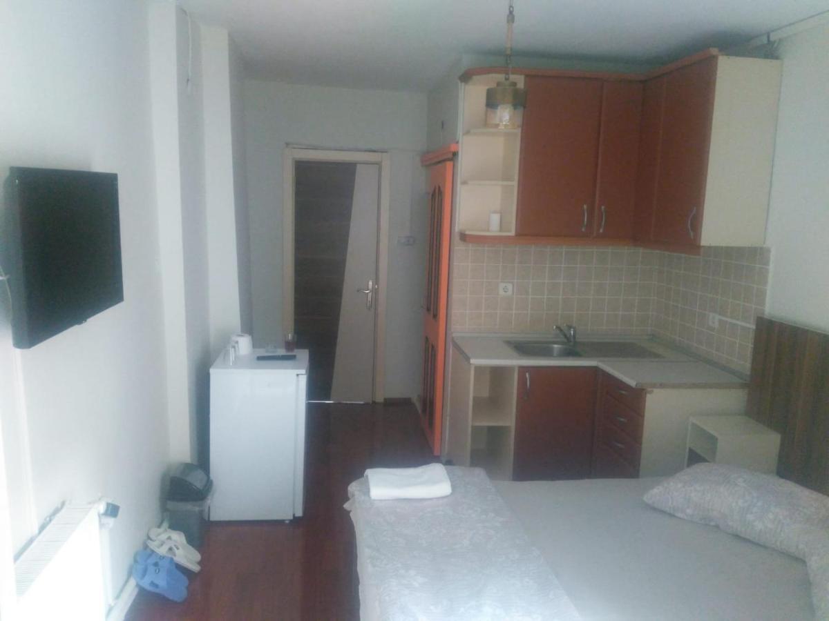 Utarit Hotel Istanbul Exterior photo A studio apartment in Belgrade, Serbia